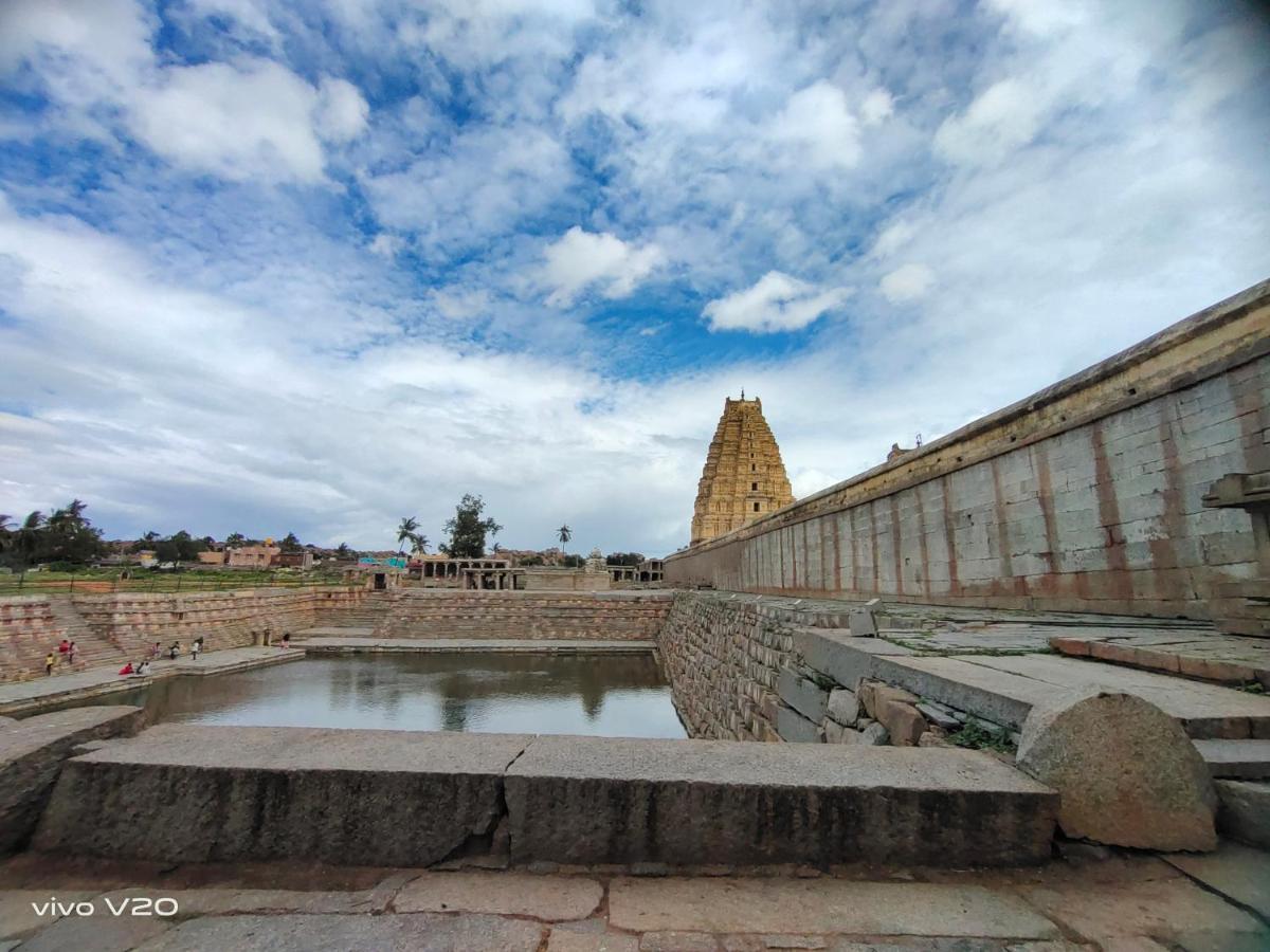Srinivasa Homestay Хампи Экстерьер фото