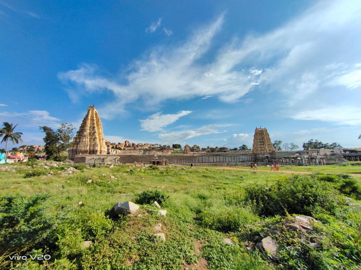 Srinivasa Homestay Хампи Экстерьер фото