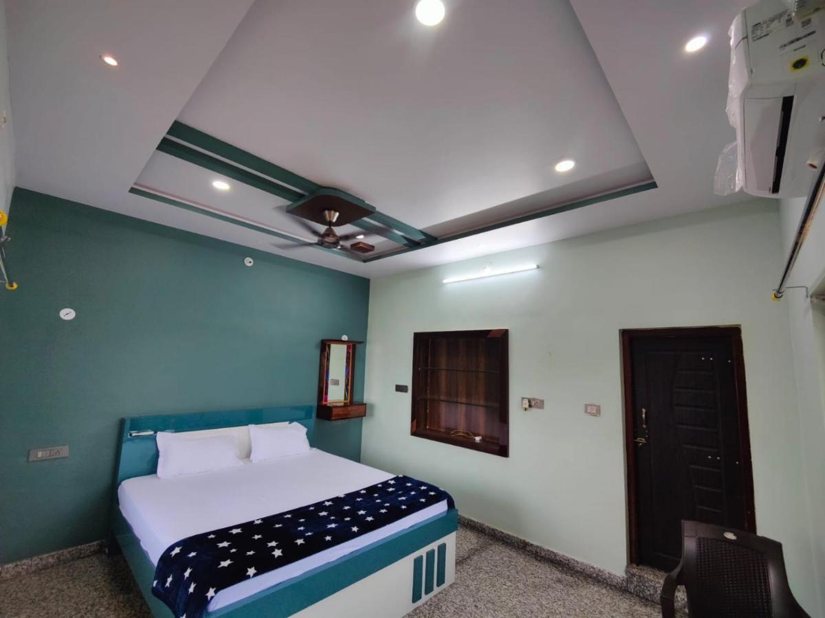 Srinivasa Homestay Хампи Экстерьер фото